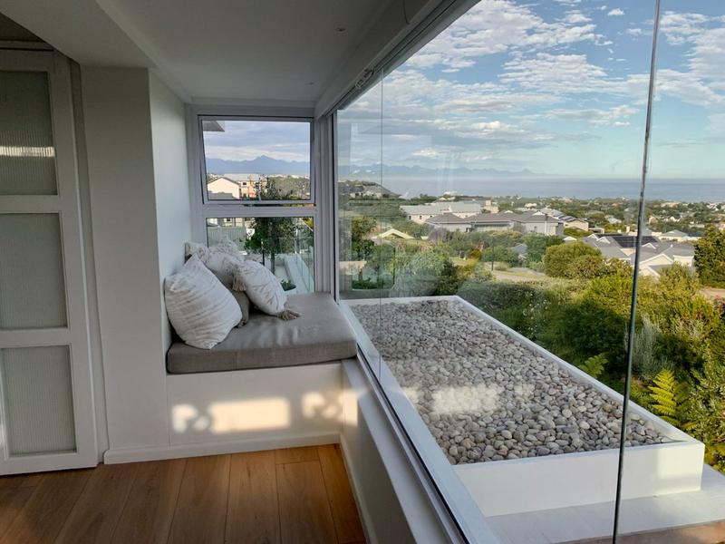 To Let 4 Bedroom Property for Rent in Brackenridge Western Cape